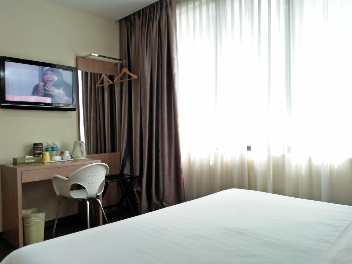 Baguss City Hotel Johor Bahru Esterno foto